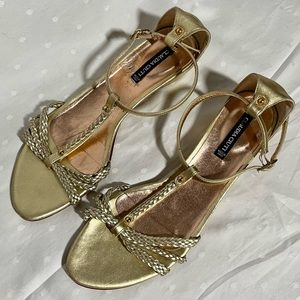 Claudia Ciuti - Gold T-strap Leather Sandals - Italy